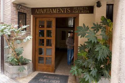 Apartamentos Pessets Adelaida