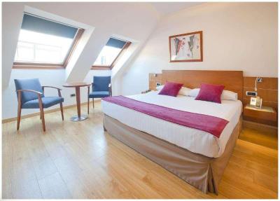Duerming Longoria Plaza Hotel