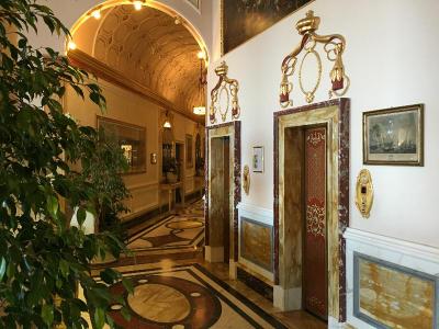 Regina Palace