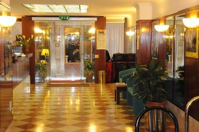 Hotel Diana