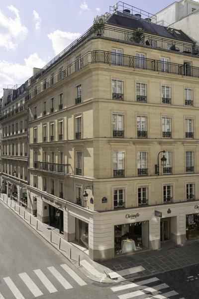 Royal Saint Honore Paris Louvre