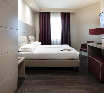 Smart Hotel Holiday