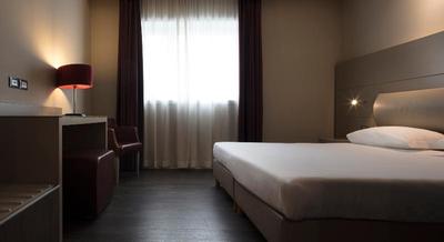 Smart Hotel Holiday
