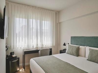 Tres Torres Atiram Hotel