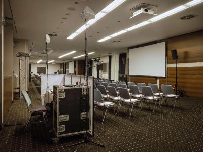 Metropolitan Hotel by Flemings