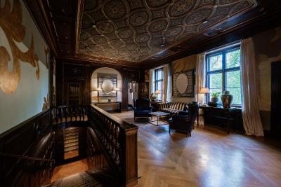 Schlosshotel Berlin by Patrick Hellmann