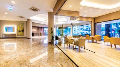 Ada Julian Hotel