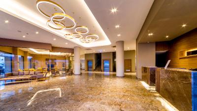 Ada Julian Hotel