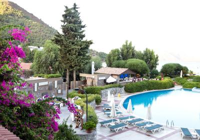 Marti La Perla  +16 AGE ADULT ONLY