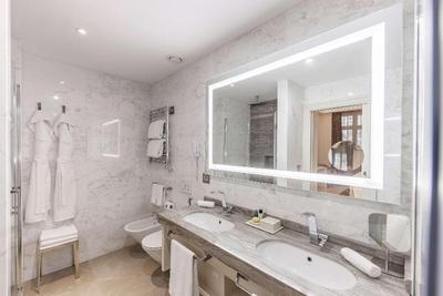 Aleph Rome Hotel, Curio Collection by Hilton