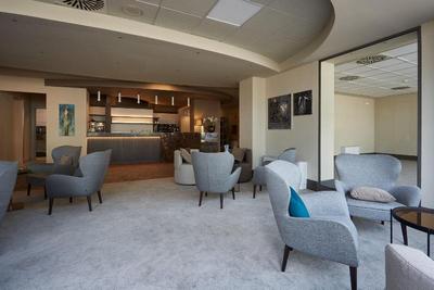 Dc Hotel International