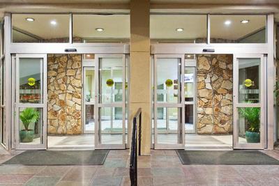 Holiday Inn Charleston-Riverview by IHG