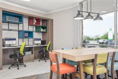 Holiday Inn Charleston-Riverview by IHG