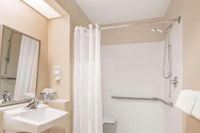 Hawthorn Suites By Wyndham Orlando Lake Buena Vis