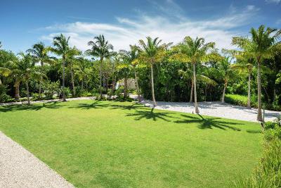 Bakers Cay Resort Key Largo Curio Collection by H