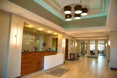 Hampton Inn & Suites Cathedral City