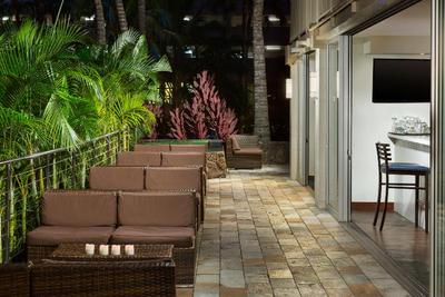 Courtyard Waikiki Beach