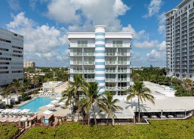 The Singer Oceanfront Resort, Curio Collection