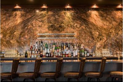 Humphrey's Half Moon Inn