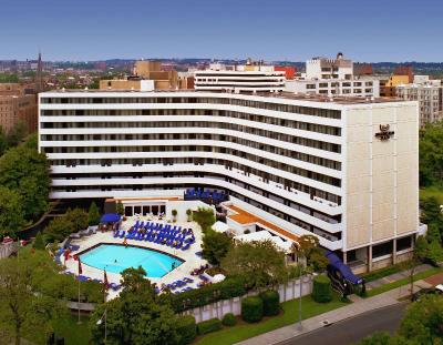 Washington Plaza