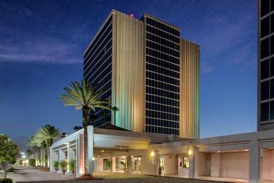 Doubletree by Hilton at the Entrance to Universal