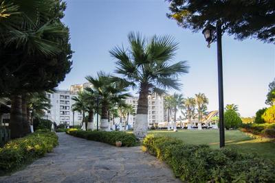 LAUR HOTELS EXPERIENCE and ELEGANCE