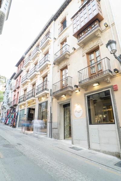 Puerta de las Granadas
