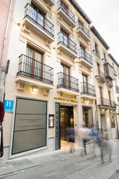 Puerta de las Granadas