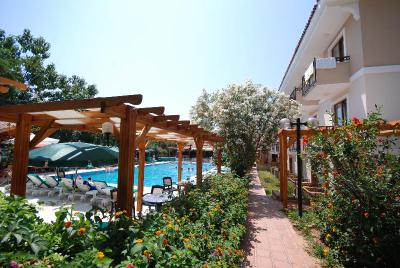 Perdikia Beach