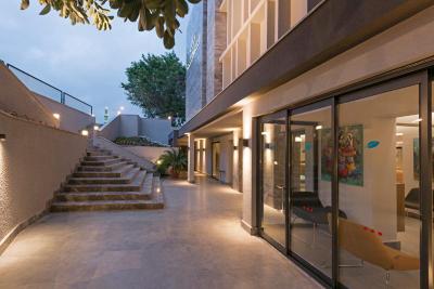 Floria Beach Hotel