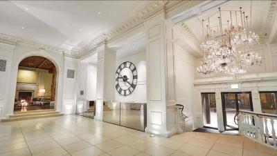 The Chicago Hotel Collection Ambassador Gold Coast