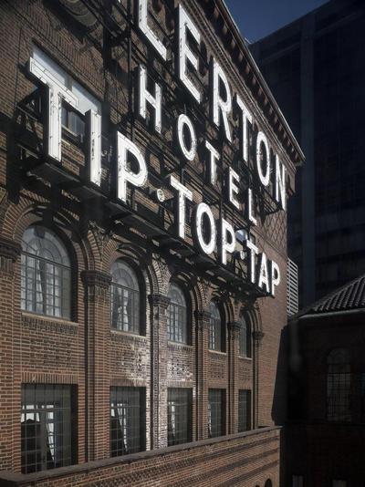 Warwick Allerton Hotel