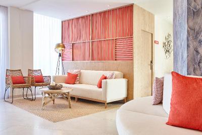 Universal Hotel Perla