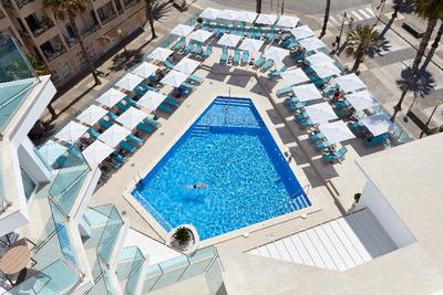 Universal Hotel Perla