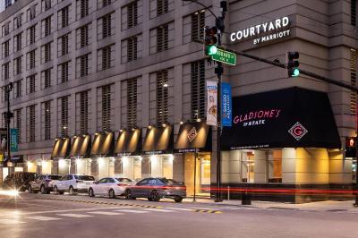 Courtyard Chicago Downtown/River North