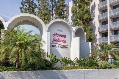 Howard Johnson by Wyndham Anaheim&Water Playground