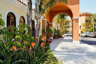 Cortona Inn & Suites Anaheim Resort
