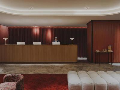 Gallery Hotel