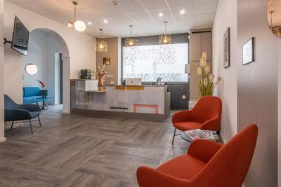 Alcove Hotel