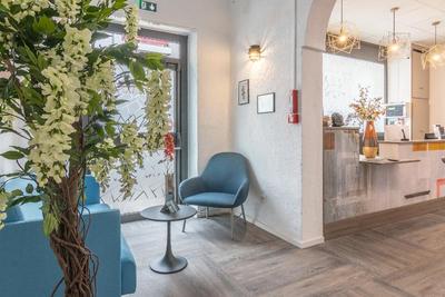 Alcove Hotel