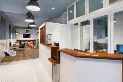 Hotel Ozz by HappyCulture