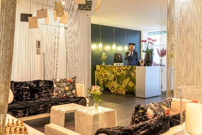 Hotel Glasgow Monceau by Patrick Hayat