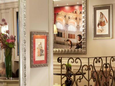 Hotel Des Comedies