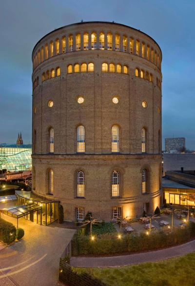 Hotel Wasserturm Cologne, Curio Collection