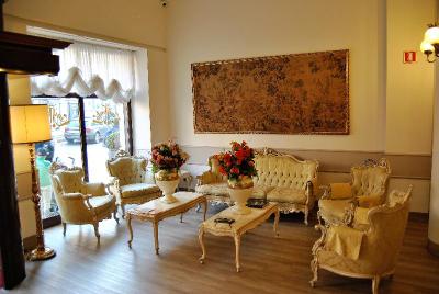 King - Mokinba Hotels
