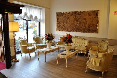King - Mokinba Hotels