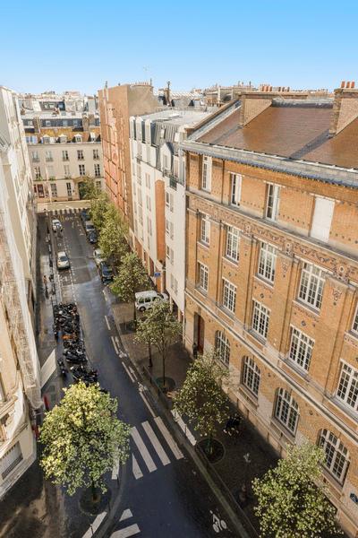 Hotel de Neuve by HappyCulture