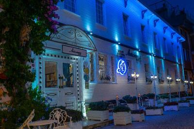 Avicenna Hotel