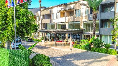 Senza Sunset Beach Hotel