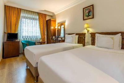 Golden Crown Hotel